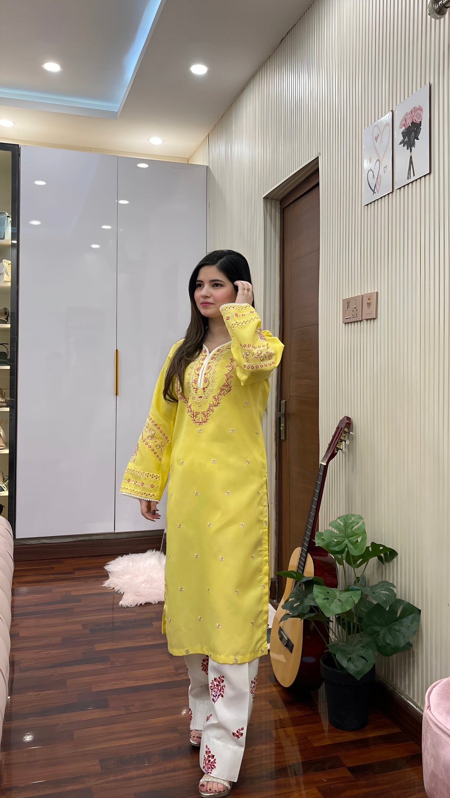 HAJRA EMBROIDERY 3PC (FARSHI)