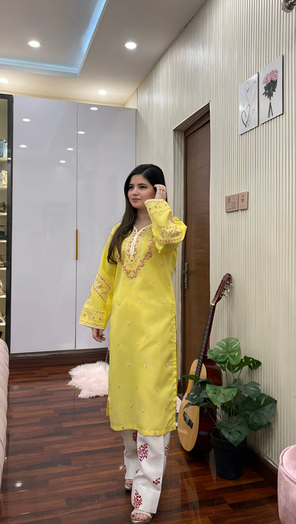 HAJRA EMBROIDERY 3PC (FARSHI)
