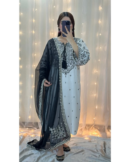 Arfa Embroidered Lawn Cotton 3pcs - Stylosefashion